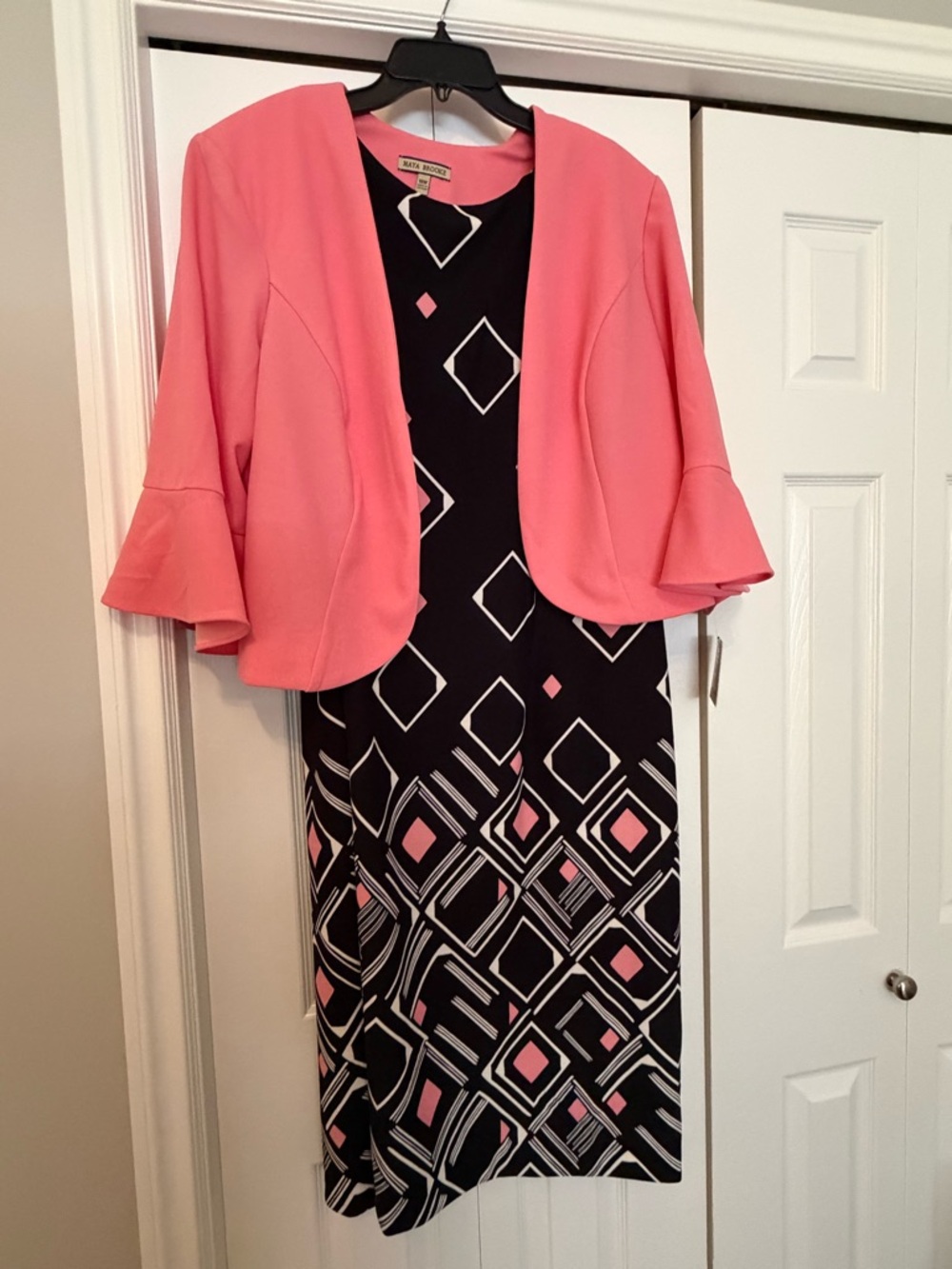 Le Bos Pink Ruffle-Sleeve Jacket with Black Geometric Dress